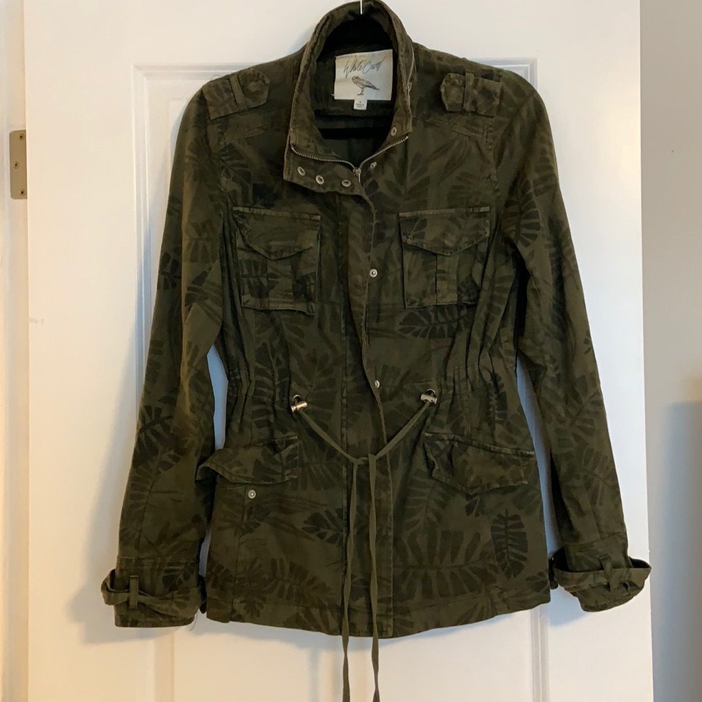 Leaf Patterned Light Jacket